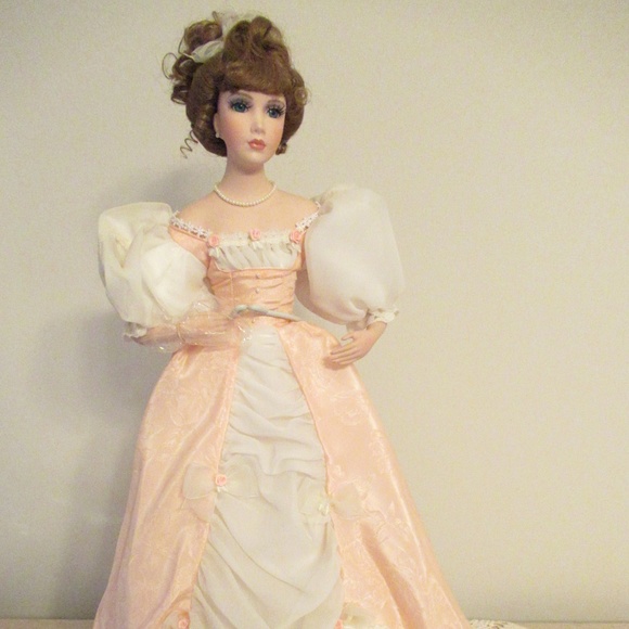 "Joy of Motherhood" Show Stopper Porcelain Doll - Picture 8 of 14